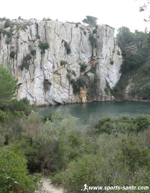 Le gouffre de l'Oeil Doux Massif de la Clape Fleury d'Aude Région Languedoc Roussillon