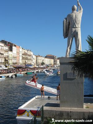 Photo de jeunes jouteurs de Sète