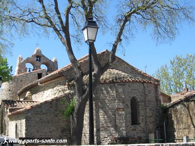 Photo de l'église de Saint-Pierre-des-Champs dans les Corbières