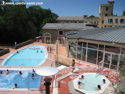 Photo des structures extérieures des Bains de Llo