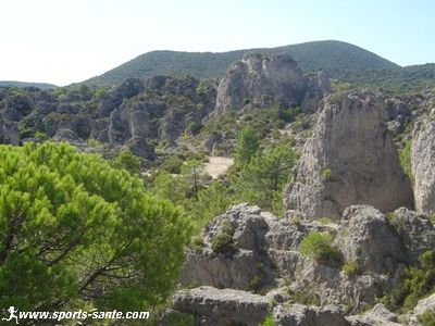 Paysage du cirque de Mourèze dans l'Hérault