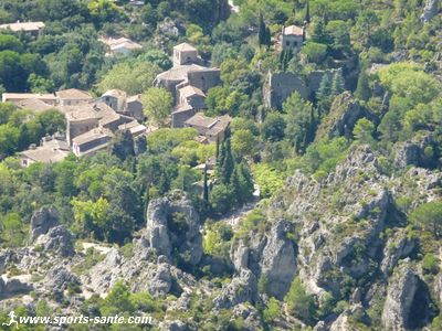 Vue de Mourèze depuis le Mont Liausson dans l'Hérault
