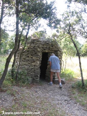 Photo d'une capitelle à Nages