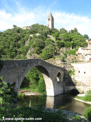 Vue du Pont du Diable sur le Jaur à Olargues Hérault