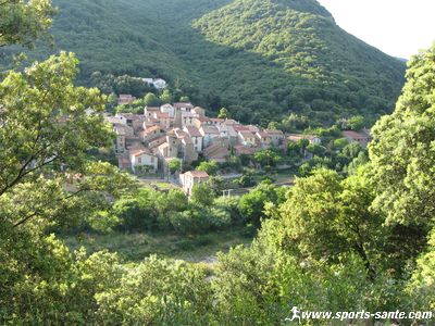 Vue de Ceps sur les berges de l'Orb