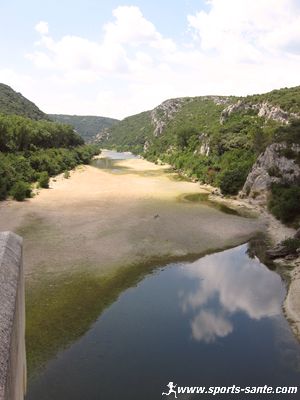 Photo du Gardon au Pont Saint-Nicolas dans le Gard