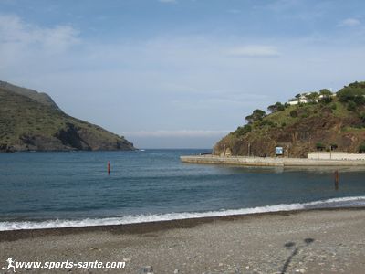 Photo de l'entrée du port à Port-Bou