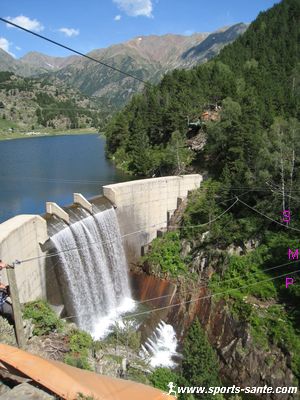 Le Super Saut en tyrolienne à Porté Puymorens