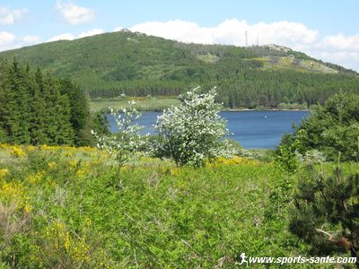 Photo du Lac de Vésoles au pied du barrage