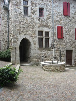Photo du puits des pèlerins à La Salvetat