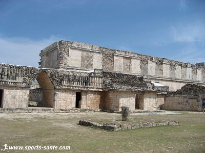 Photo du quadrilatère des nonnes à Uxmal
