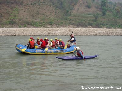 Photo de raft et de kayak