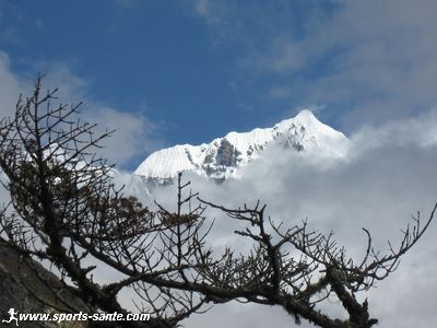 Photo du Taboche et Cholatse Peak au Népal