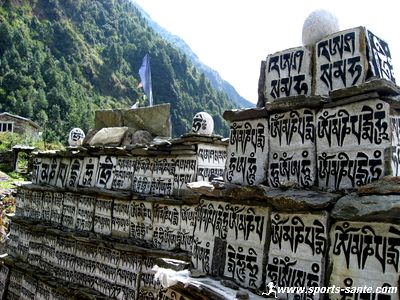 Photo de chorom vers Monjo