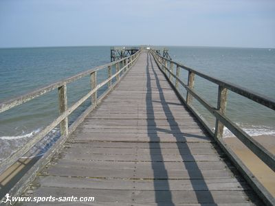Photo de l'estacade de la plage des Dames