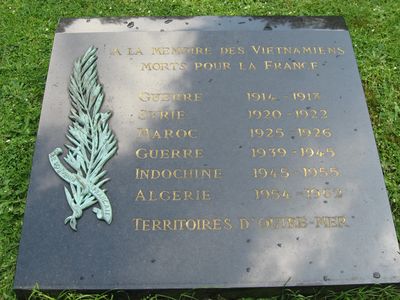 Monument à la mémoire des vietnamiens morts pour la France.