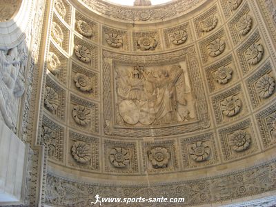 Détails de la voute de l'arc de triomphe du Louvre