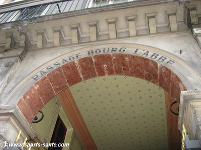 Photo de l'entrée du passage de Bourg l'Abbé
