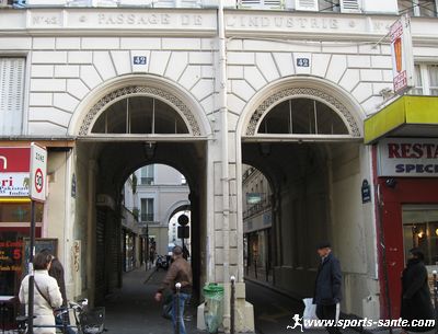 Photo de l'entrée du passage de l'industrie à Paris