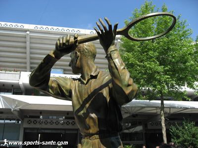 Statue d'un mousquetaire à Roland Garros