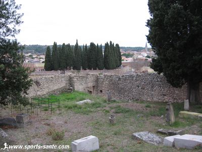 Photo du vieux cimetière à Aumes