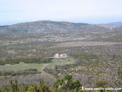 photo de la bergerie d'Azirou sur le Causse dans l'Hérault