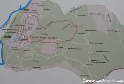 Randonnée dans le vignoble du Picpoul de Pinet autour du village de Castelnau de Guers (Hérault)