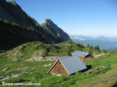 Circuit de randonnée : refuge de Bostan, col de Bostan, tête de Bostan, refuge du col de la Golèse