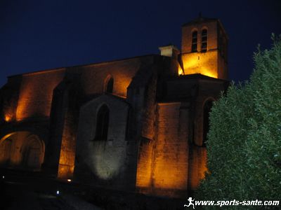 photo de l'église de Fontes illuminée