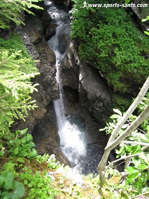 Photo de canyon en montagne