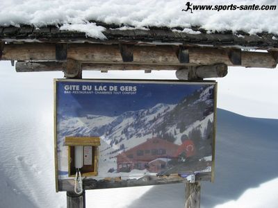 Photo de la borne téléphonique du restaurant du lac de Gers