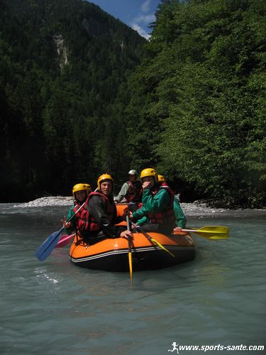 Photo de rafteurs en Haute Savoie
