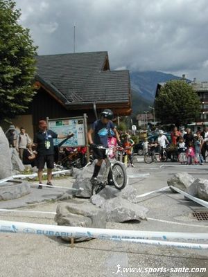 Photo de compétition vélo trial