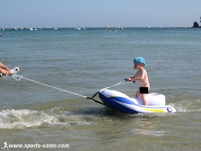 Photo de bateau gonflable pour ski nautique