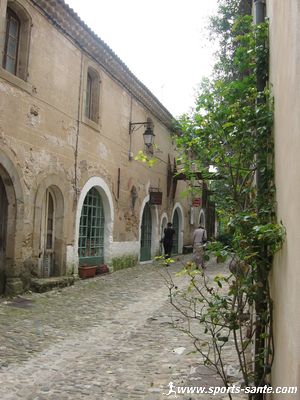 photo des ateliers de la Manufacture de drap de Villeneuvette.