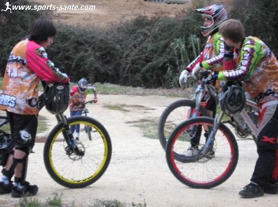 Photo de cyclistes vtt