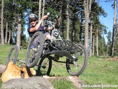 Image de vtt quad en équilibre
